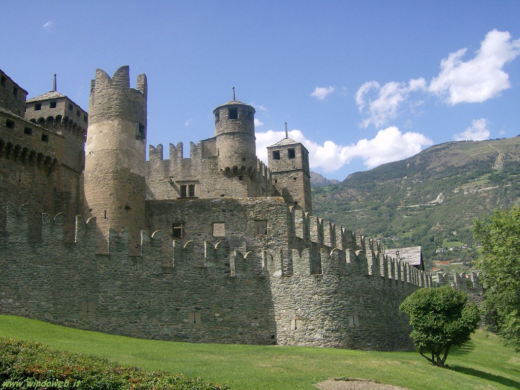 Cover Castello di Fénis